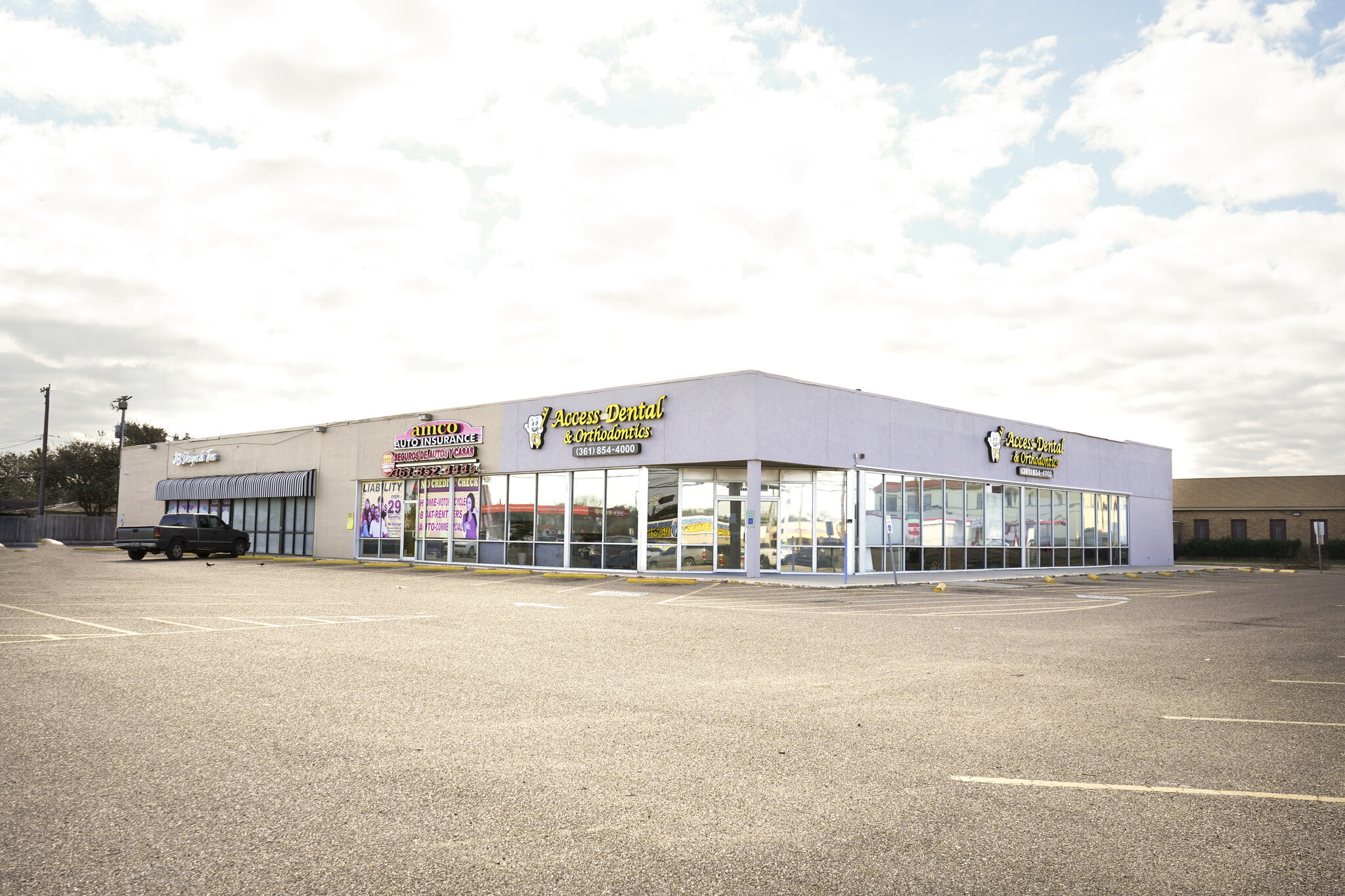 4502-4506 Kostoryz Rd, Corpus Christi, TX for Rent