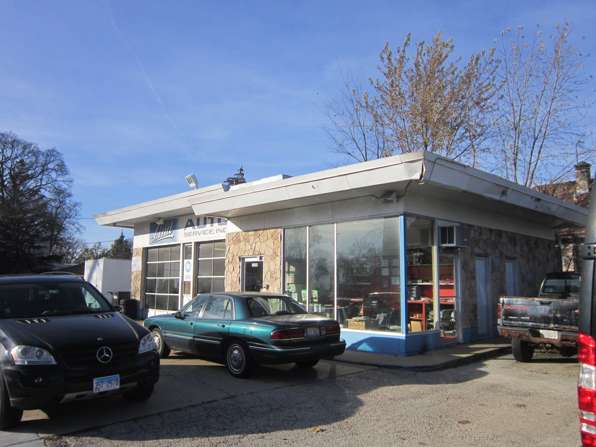 1030 W Touhy Ave, Park Ridge, IL for Sale