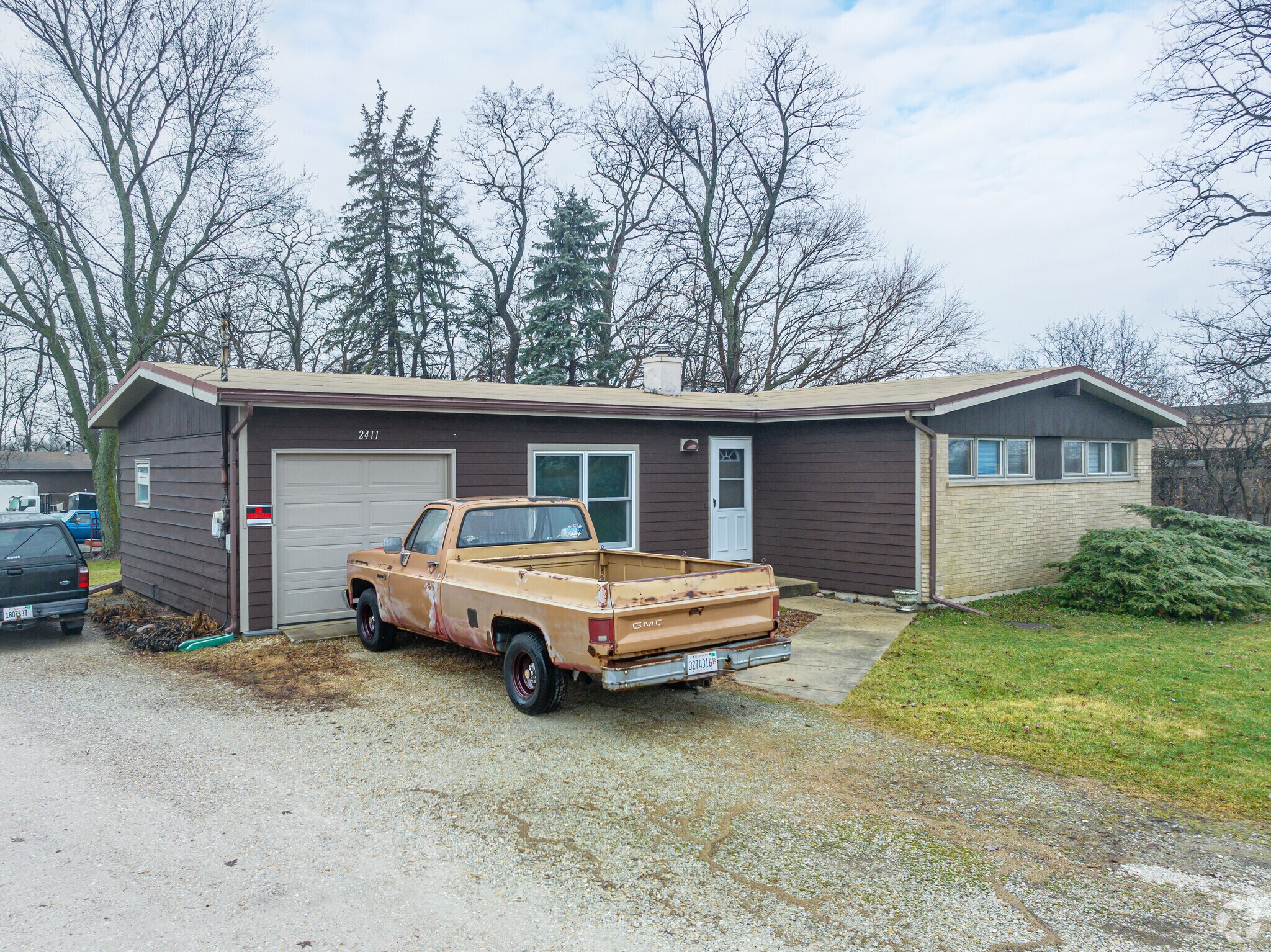 2411 Warrenville Rd, Downers Grove, IL for Sale