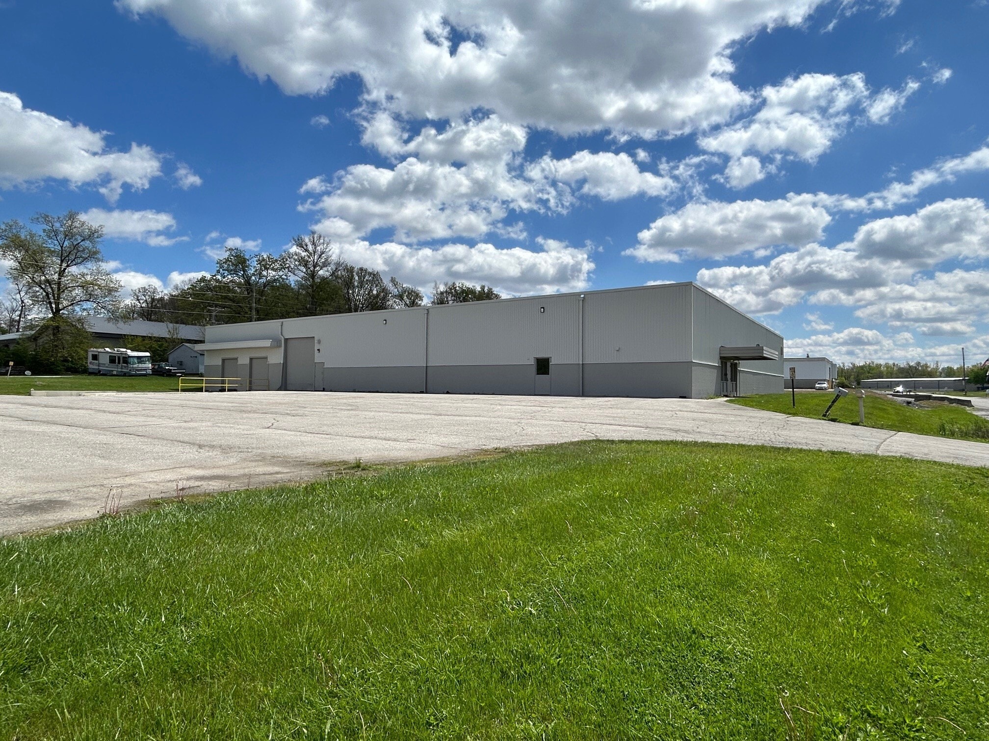 4211 Engle Rd, Fort Wayne, IN for Rent