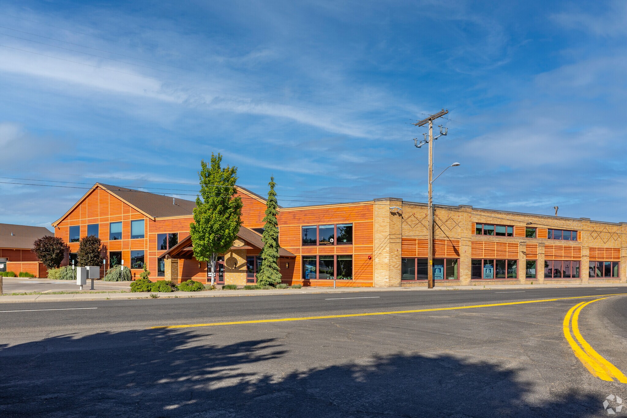 735 Commercial St, Klamath Falls, OR for Rent