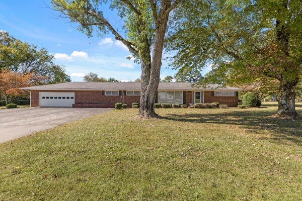 2763 US 43, Lawrenceburg, TN for Sale