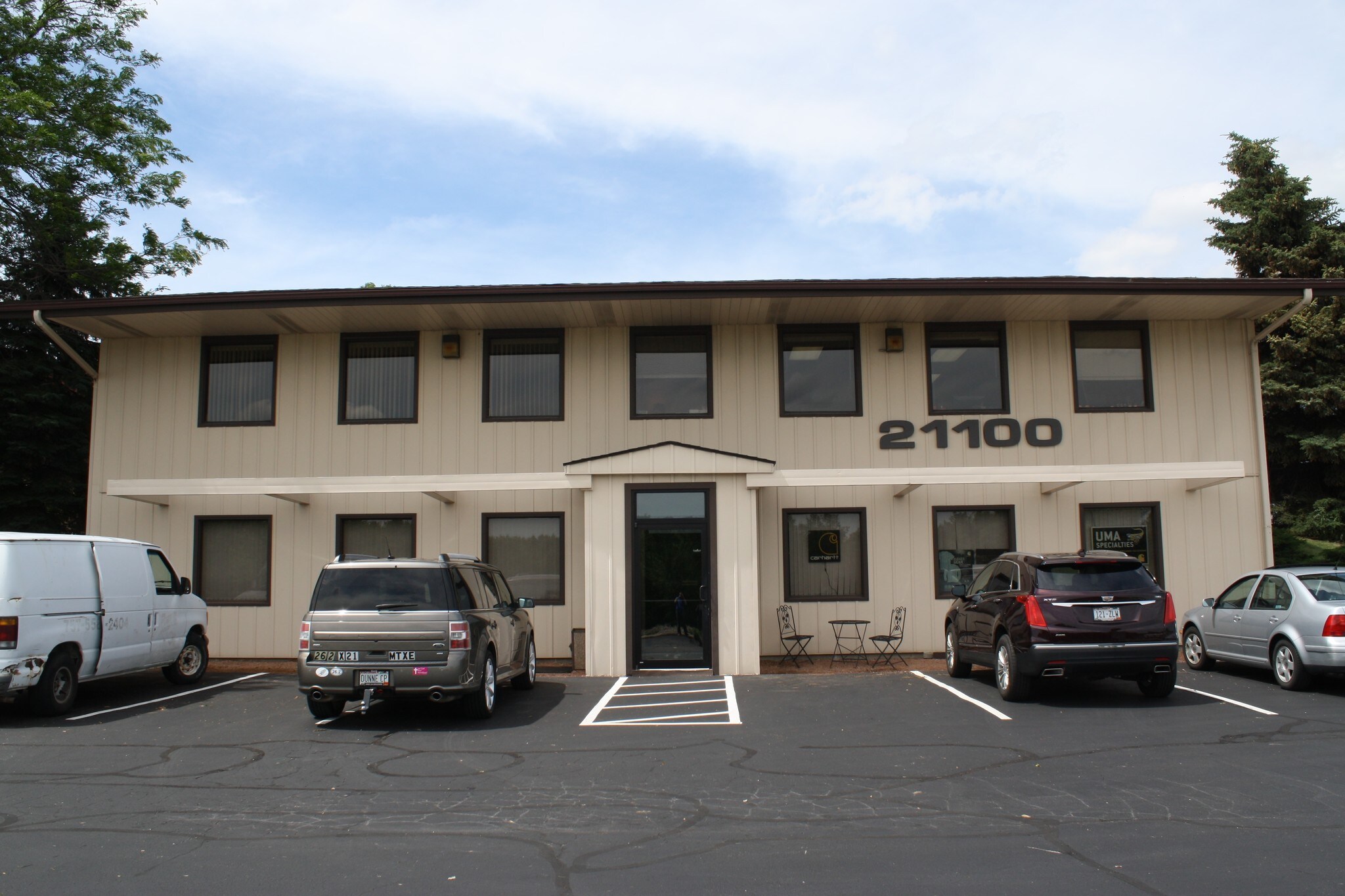 21100 W Capitol Dr, Pewaukee, WI for Rent