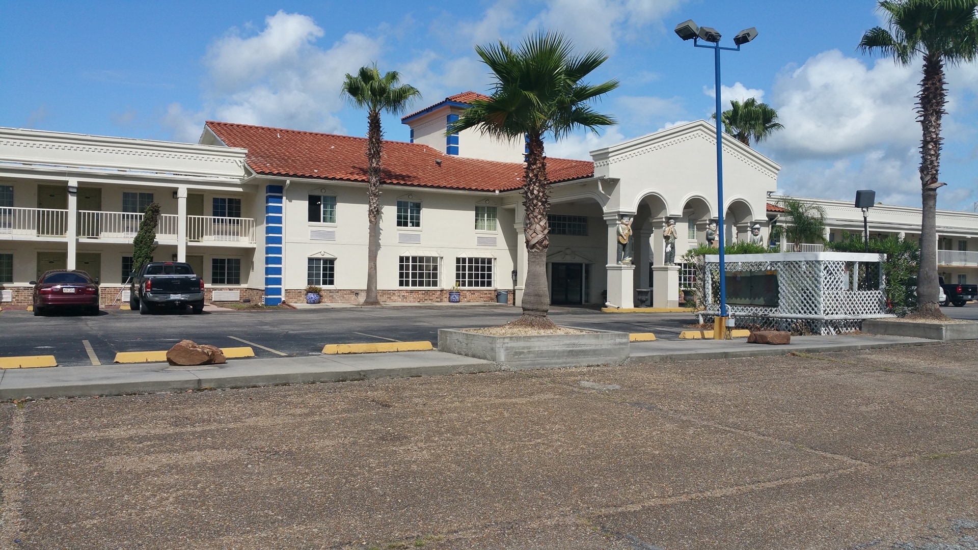 1605 N University Ave, Lafayette, LA for Sale