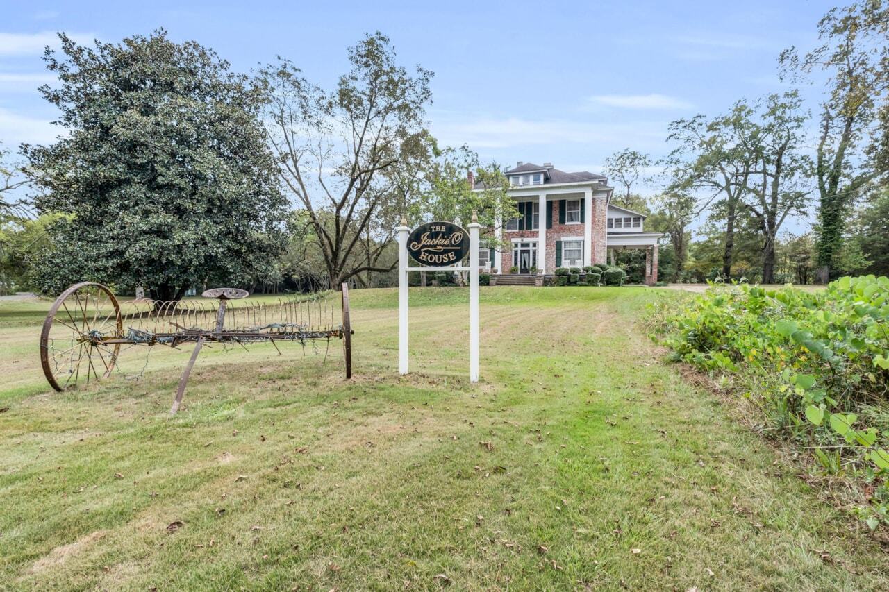 1700 9th St S Columbus, MS 39701 Hospitality Property for Sale on