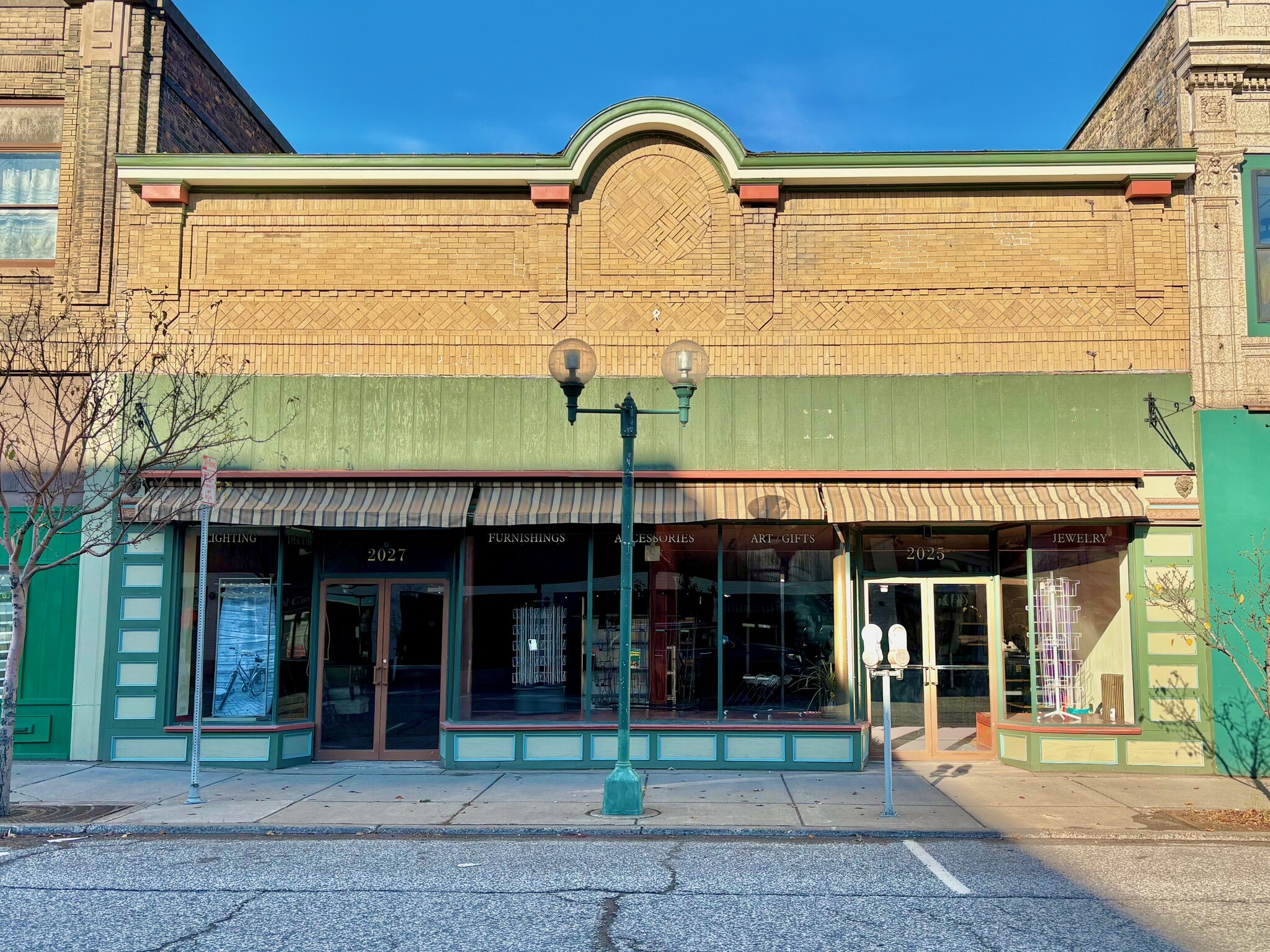 2027 W Superior St, Duluth, MN for Rent