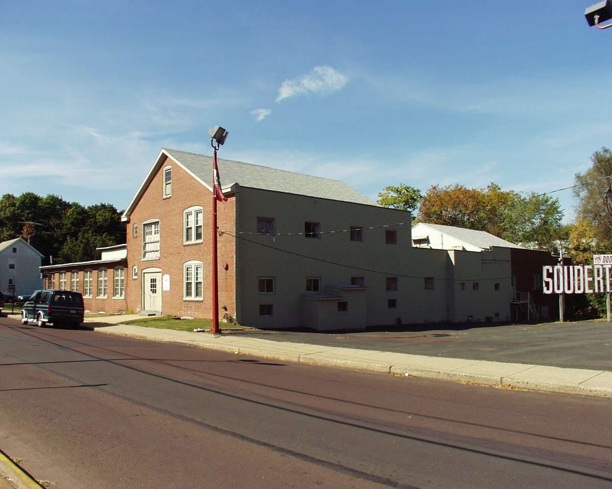 113 E Chestnut St, Souderton, PA for Sale