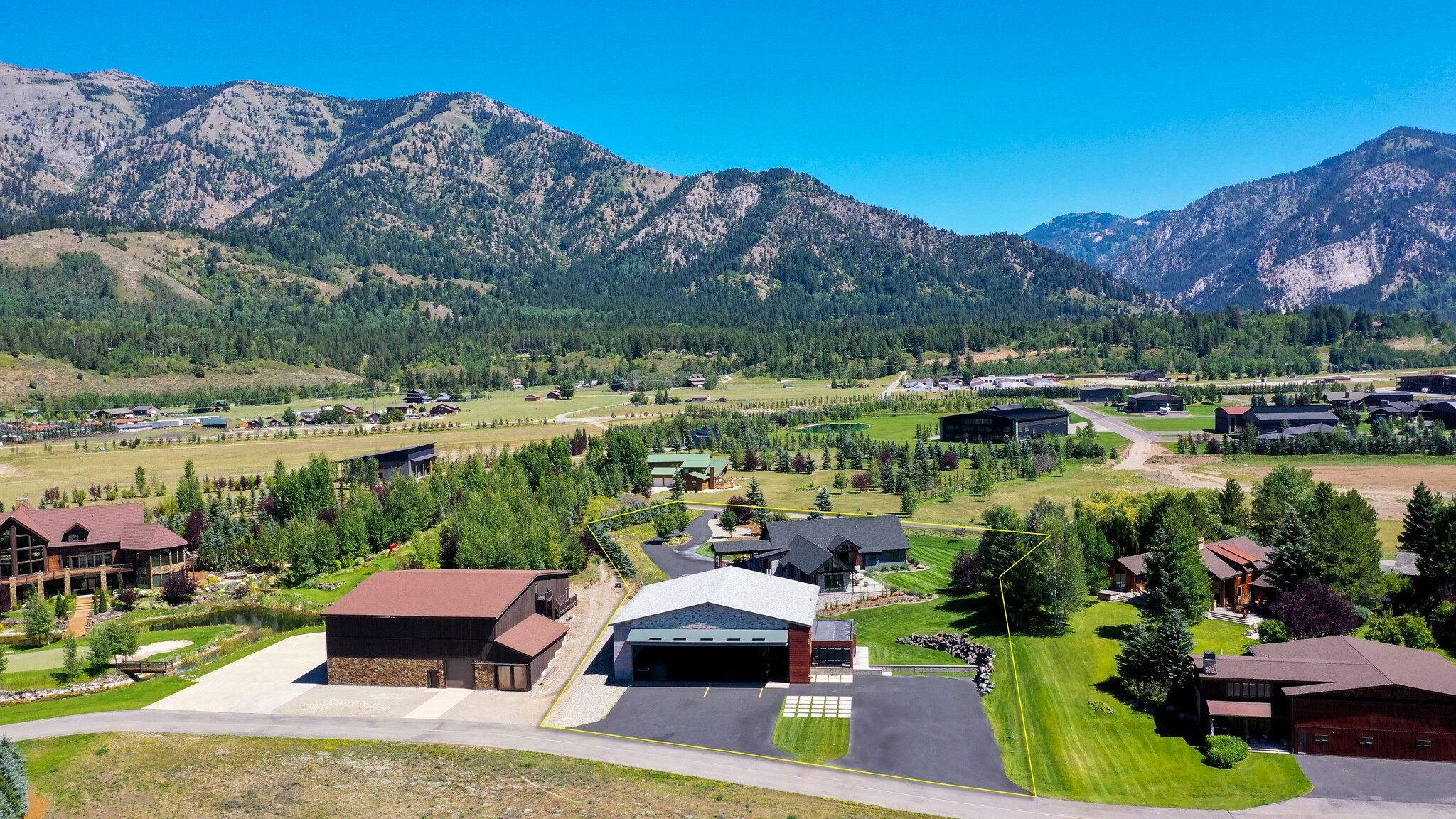 872 Alpine Village Loop, Alpine, WY for Sale