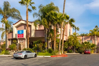 Bakersfield, CA Hospitality - 2620 Buck Owens Blvd