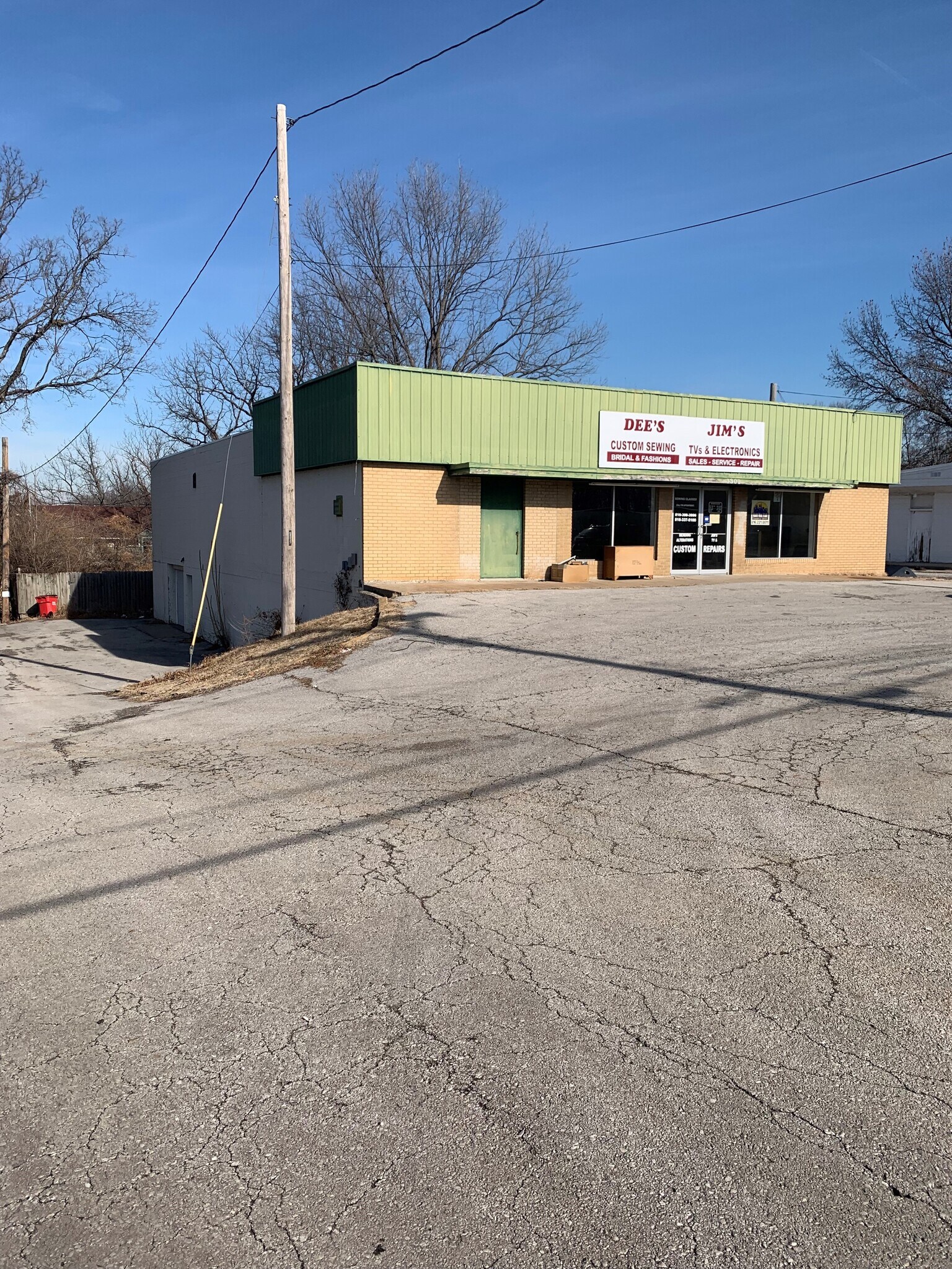 1300 E US 24 Hwy, Independence, MO for Sale