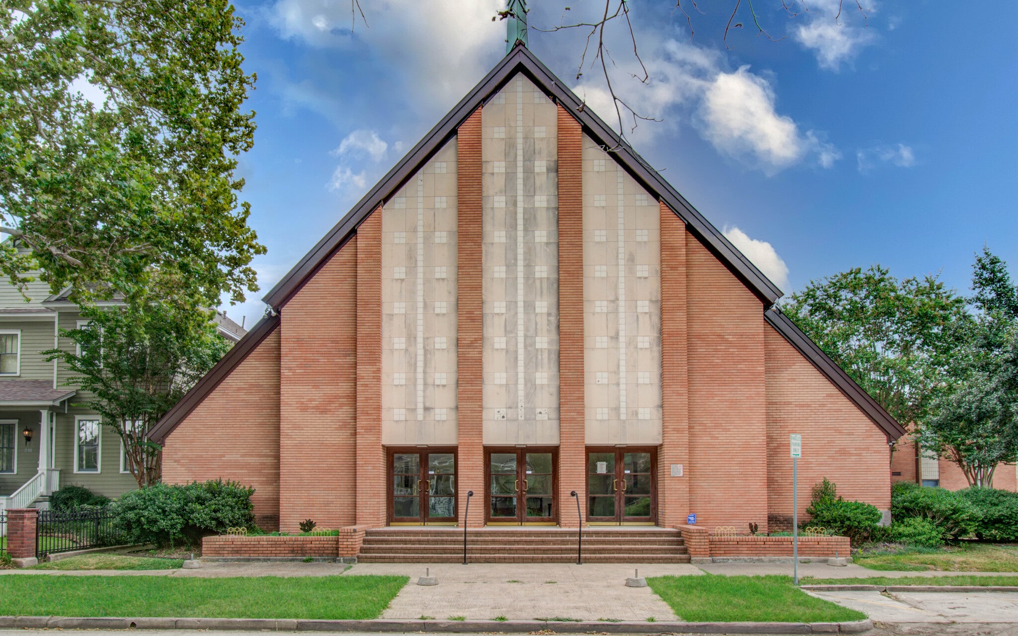 201 E 9th St Houston, TX 77007 Specialty Property for Sale on