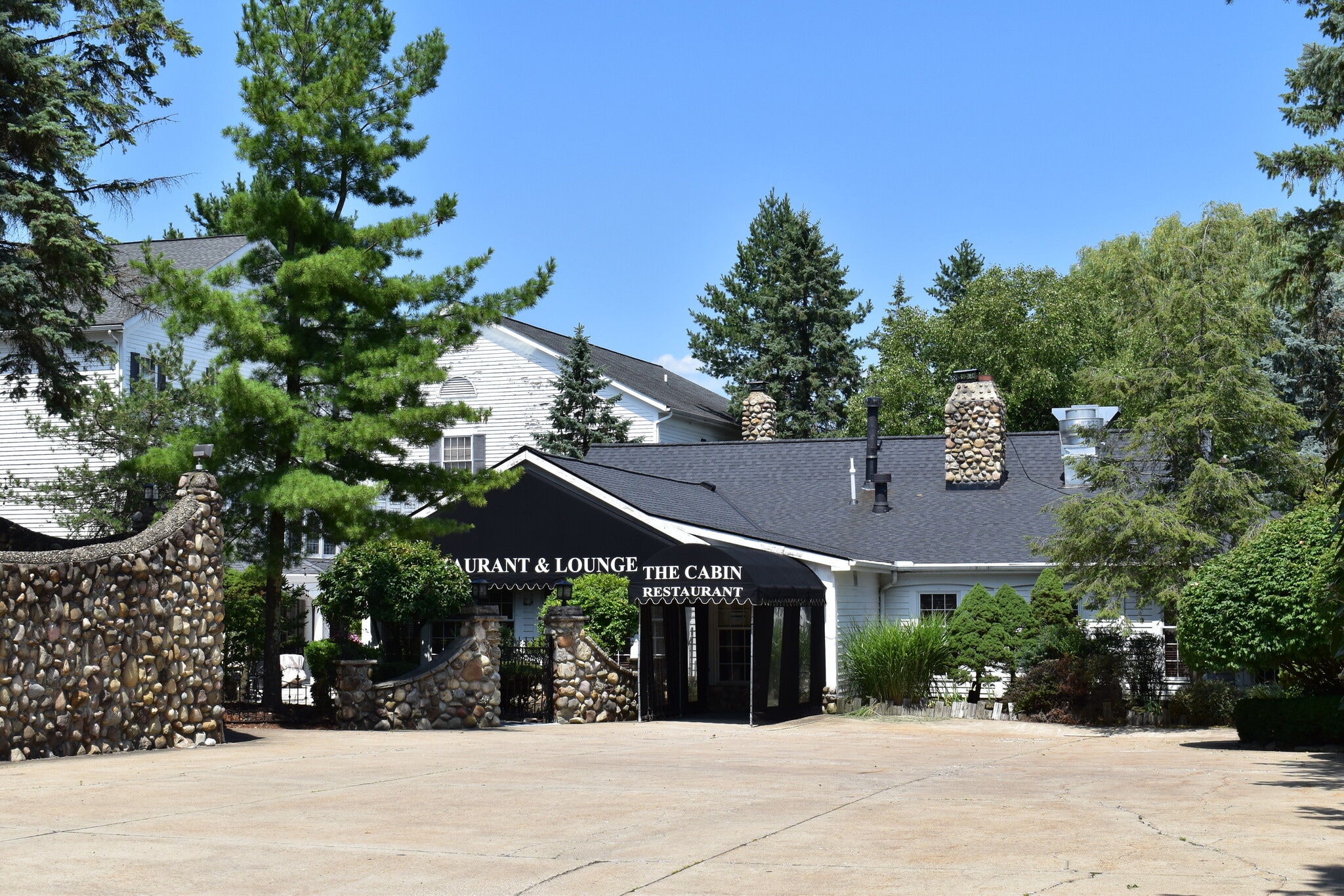35 E Garfield Rd, Aurora, OH for Sale