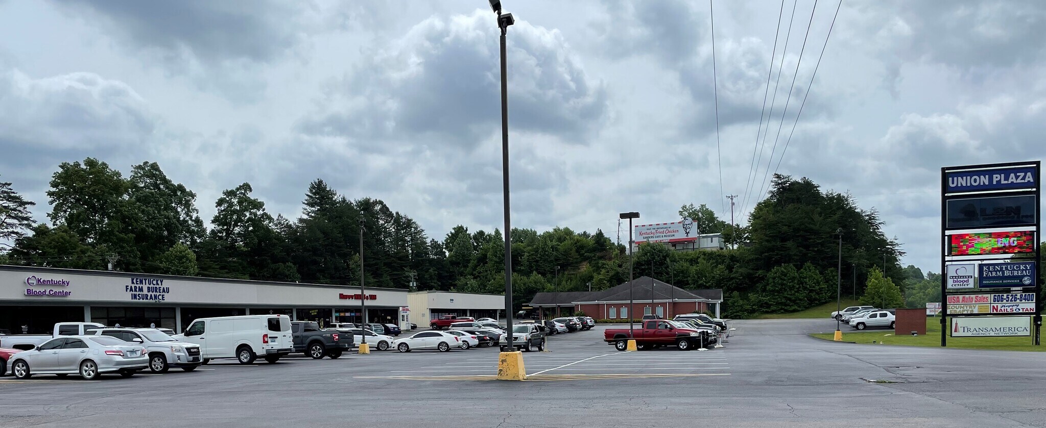 1480 W Cumberland Gap Pky Corbin, KY 40701 Retail Property for Lease on