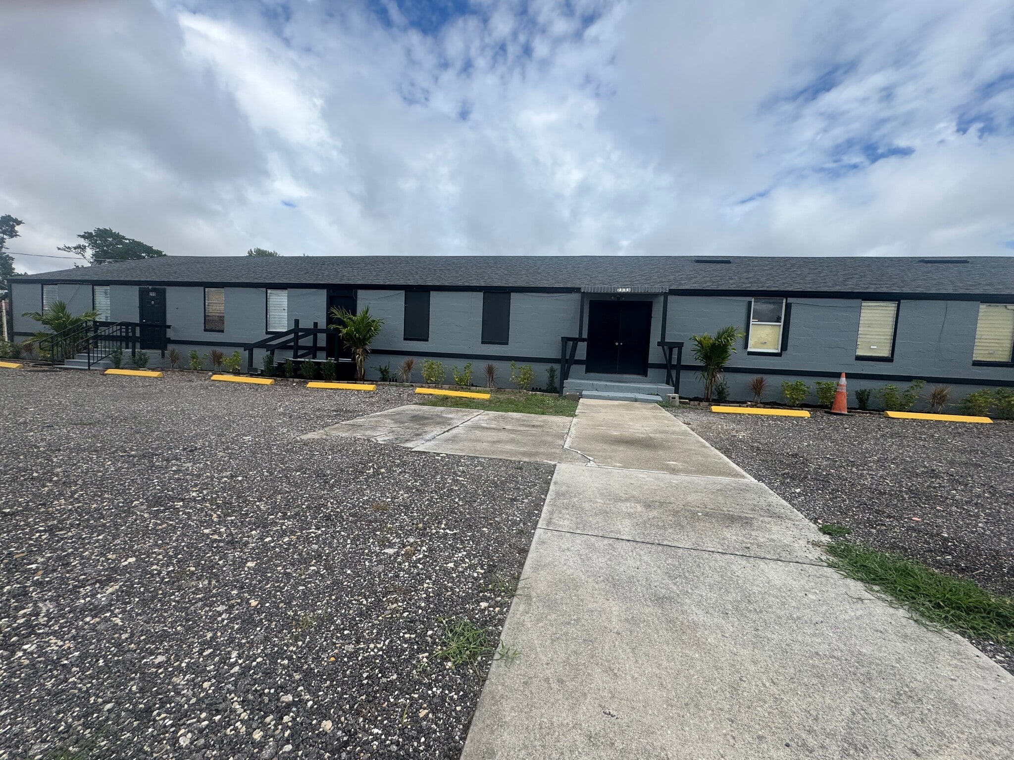 208 4th St, Fort Myers, FL for Rent