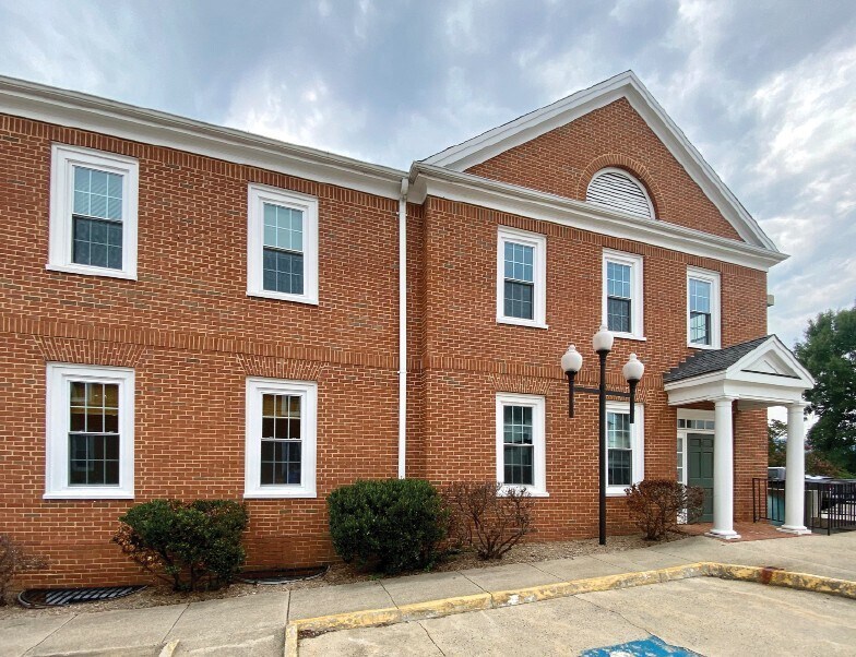 914 E Jefferson St, Charlottesville, VA for Sale