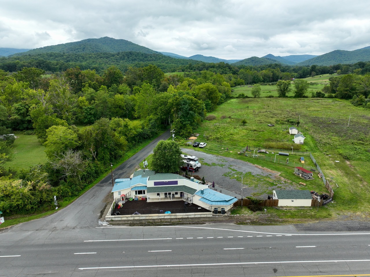 12167 Lee Hwy, Sperryville, VA for Sale