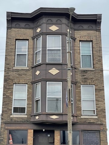 211 E Stephenson St, Freeport, IL for Sale