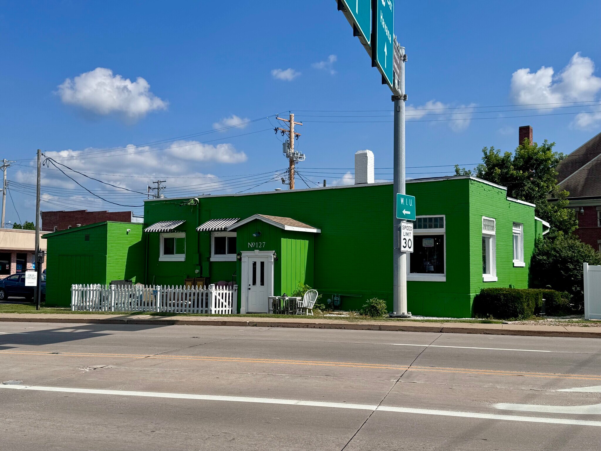 127 W Calhoun St, Macomb, IL for Sale