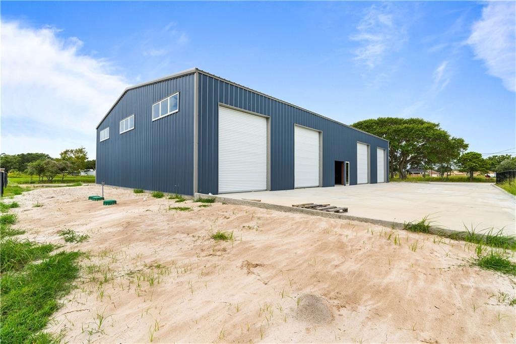 114 W 1st St, Rockport, TX for Sale