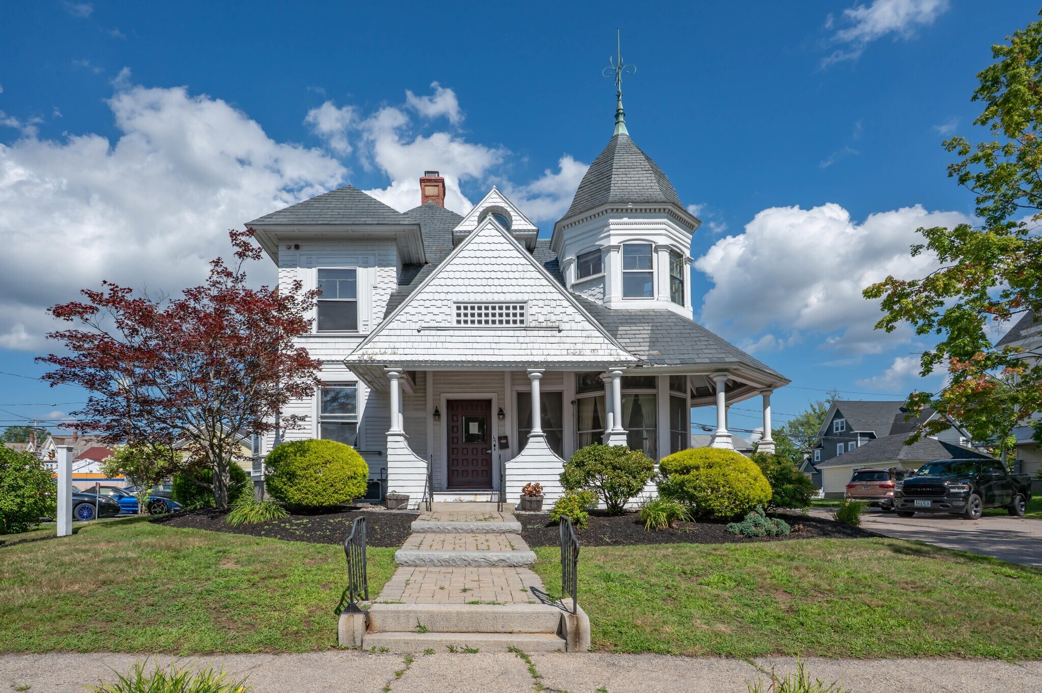 121 Bay St, Manchester, NH for Sale