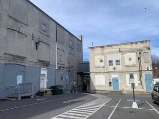 901-915 W Greenleaf St  