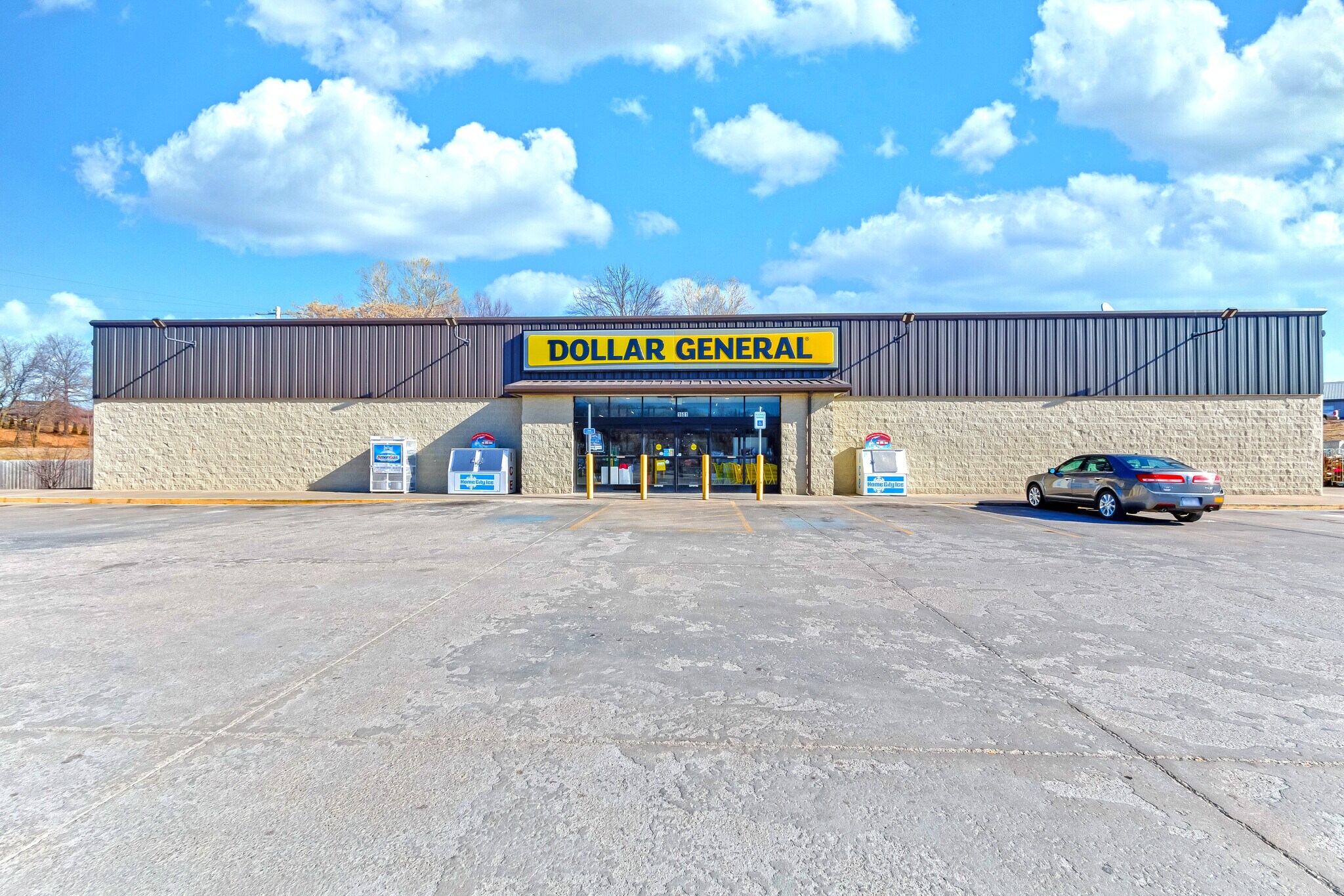 1601 Commerce Ave Saint Joseph, MO 64505 Retail Property for Lease on