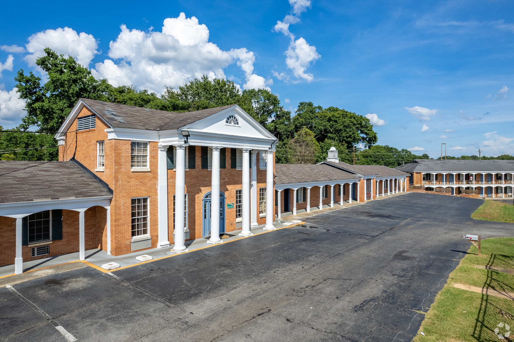 130 N Frontage Rd, Forsyth, GA for Sale