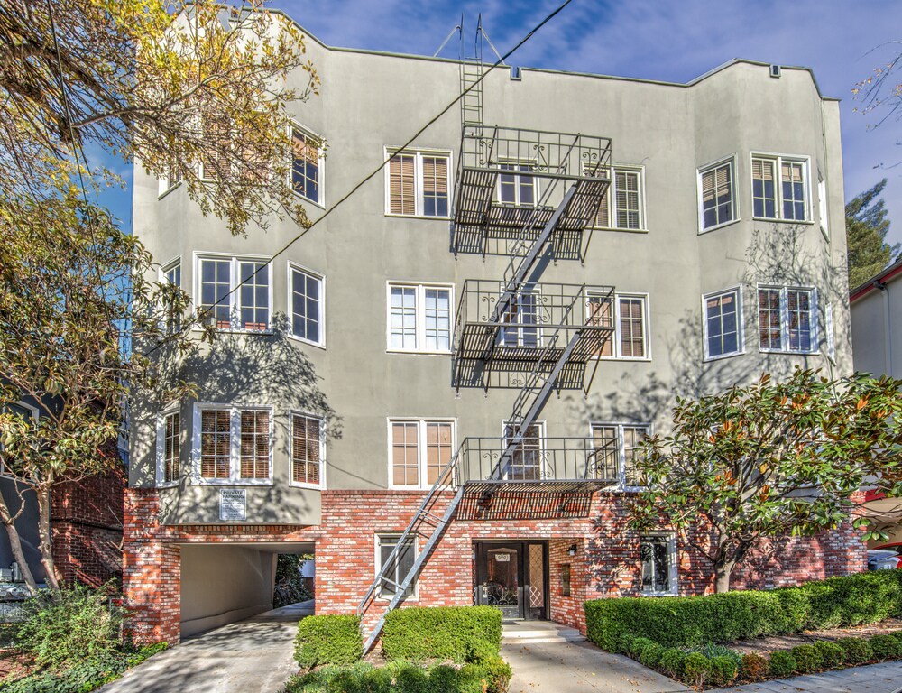 2427 Hilgard Ave, Berkeley, CA for Sale