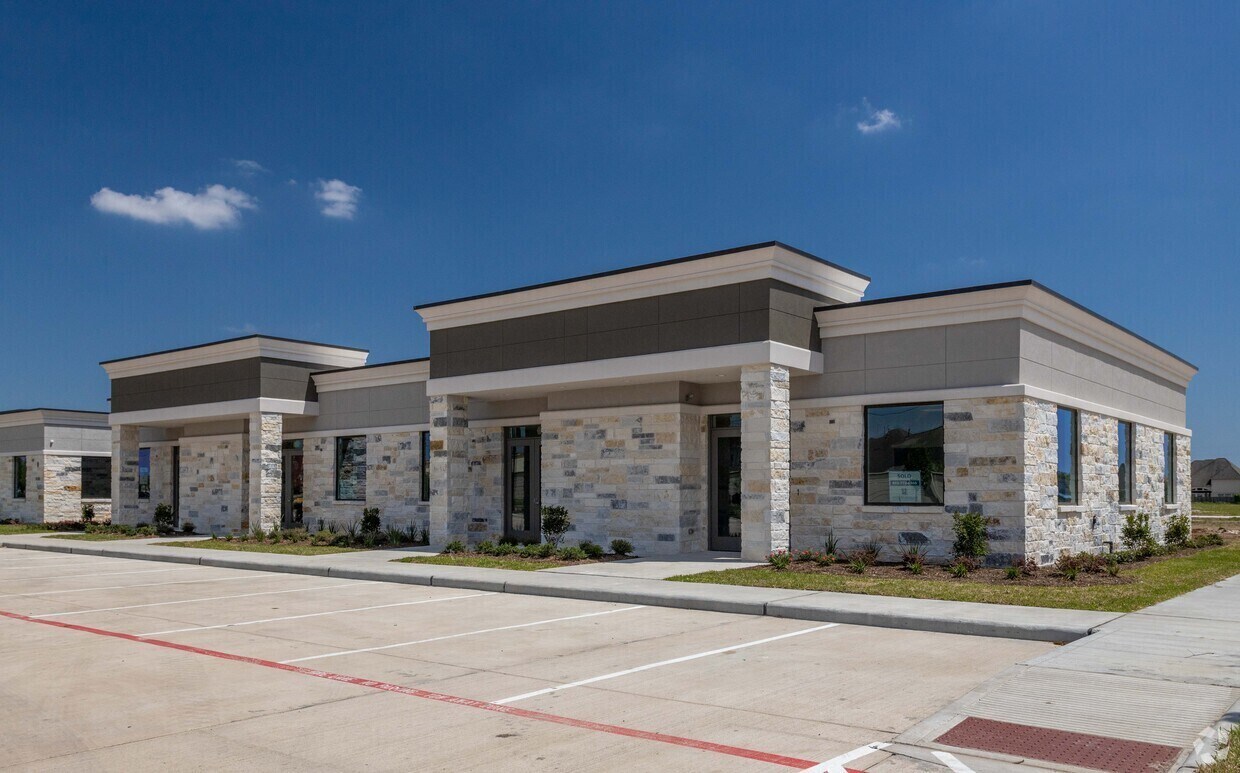 3129 Kingsley Dr, Pearland, TX for Sale