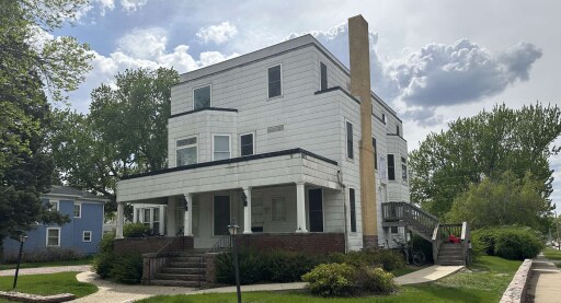 401 Central Ave SW, Le Mars, IA for Sale