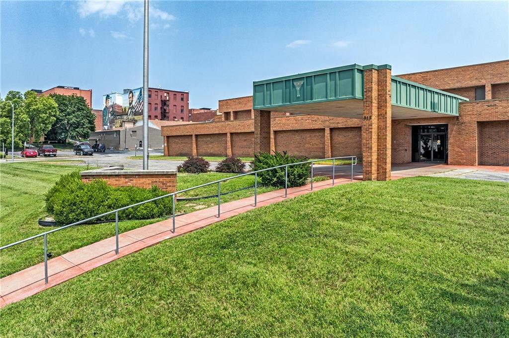 315 S 6th St, Saint Joseph, MO for Sale