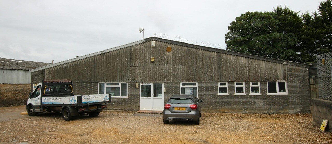 380 Ringwood Rd, Poole, DOR for Rent