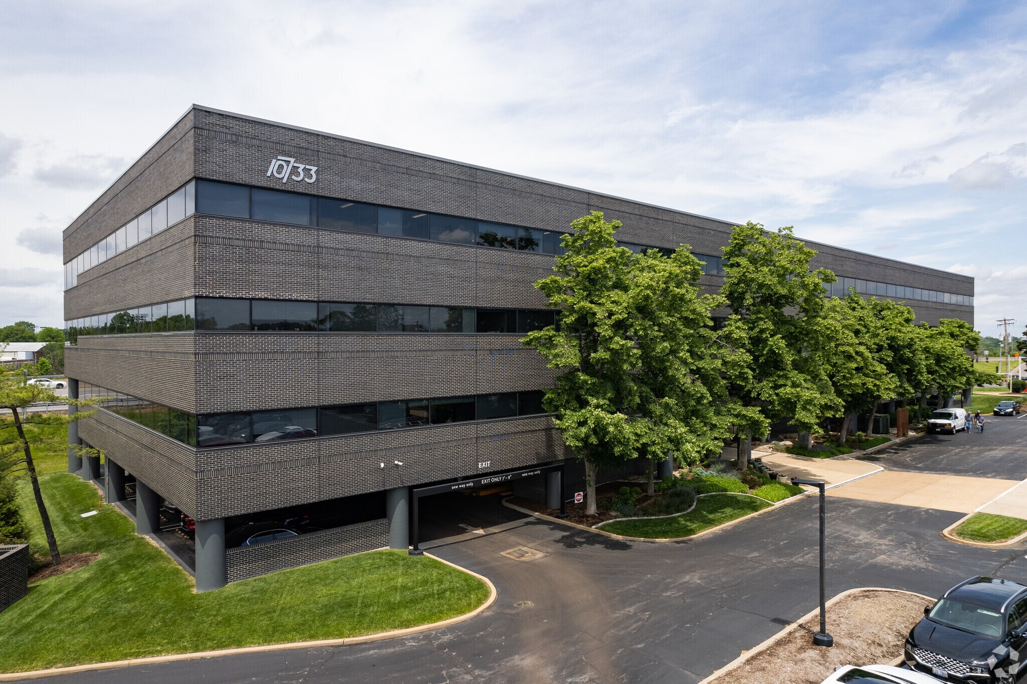 10733 Sunset Office Dr, Sunset Hills, MO for Rent