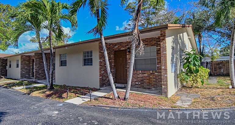 2325 Taylor St, Hollywood, FL for Sale
