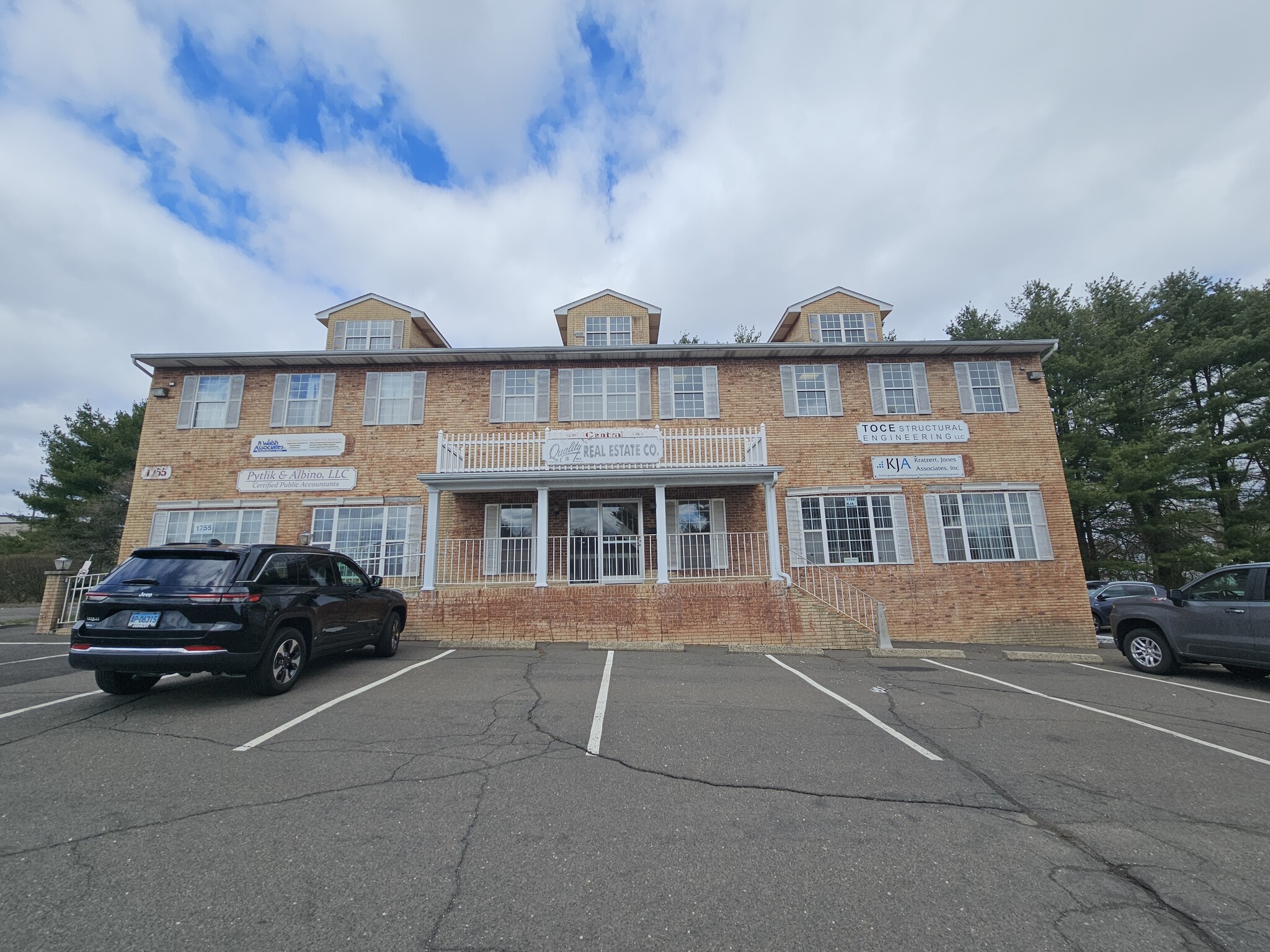 1755 Meriden Waterbury Tpke, Plantsville, CT for Sale