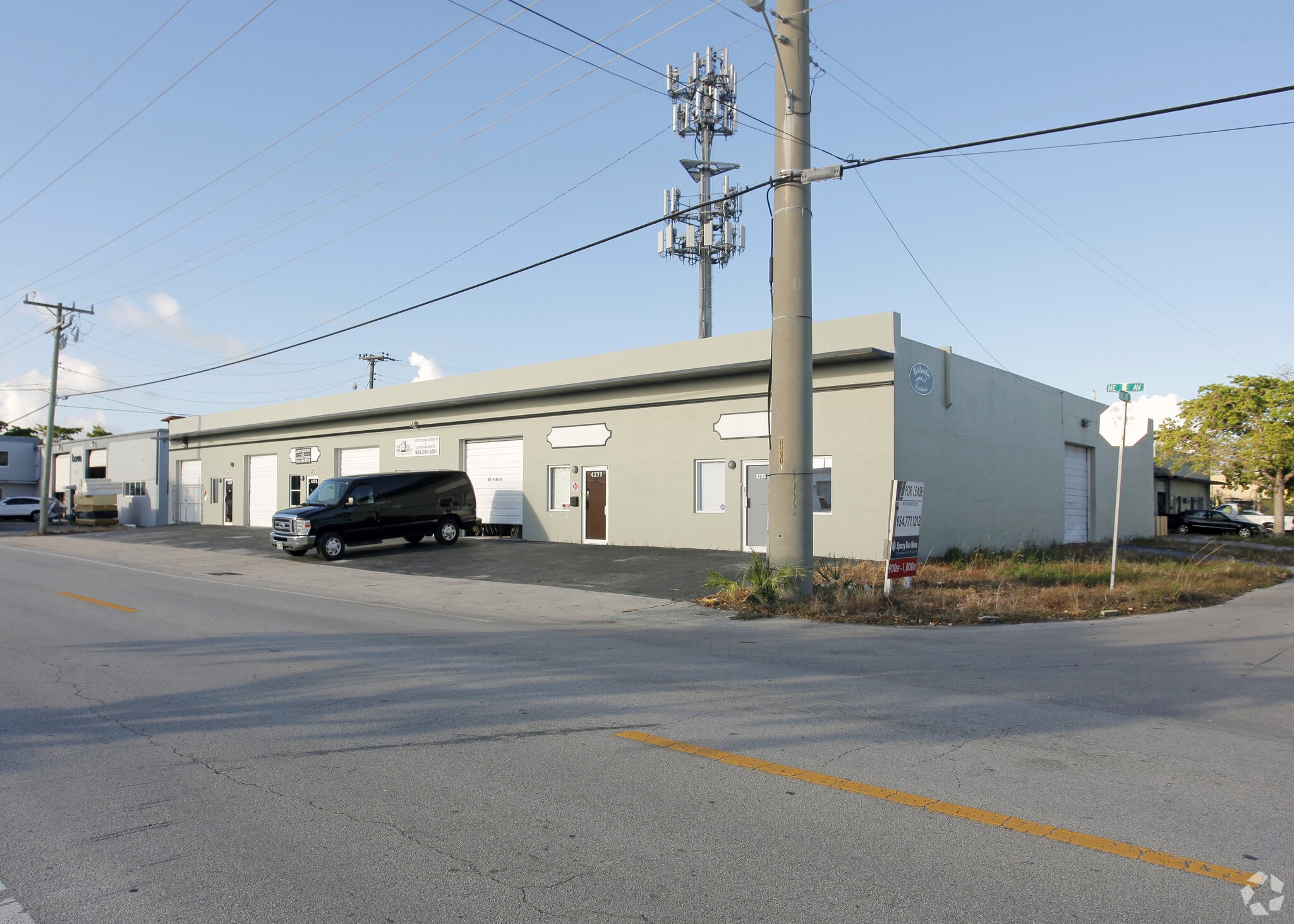 4227-4235 NE 6th Ave, Oakland Park, FL for Rent