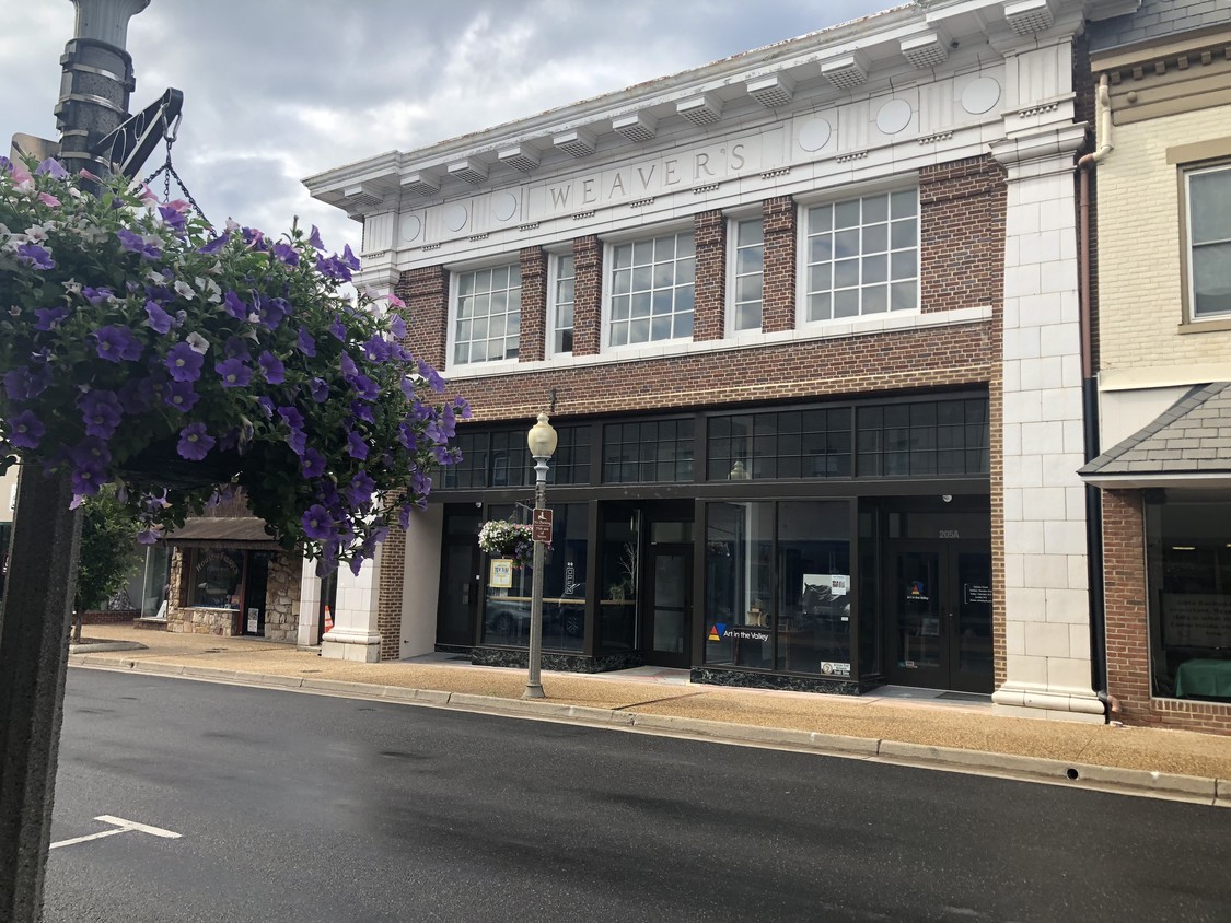 205A E Main St, Front Royal, VA for Rent