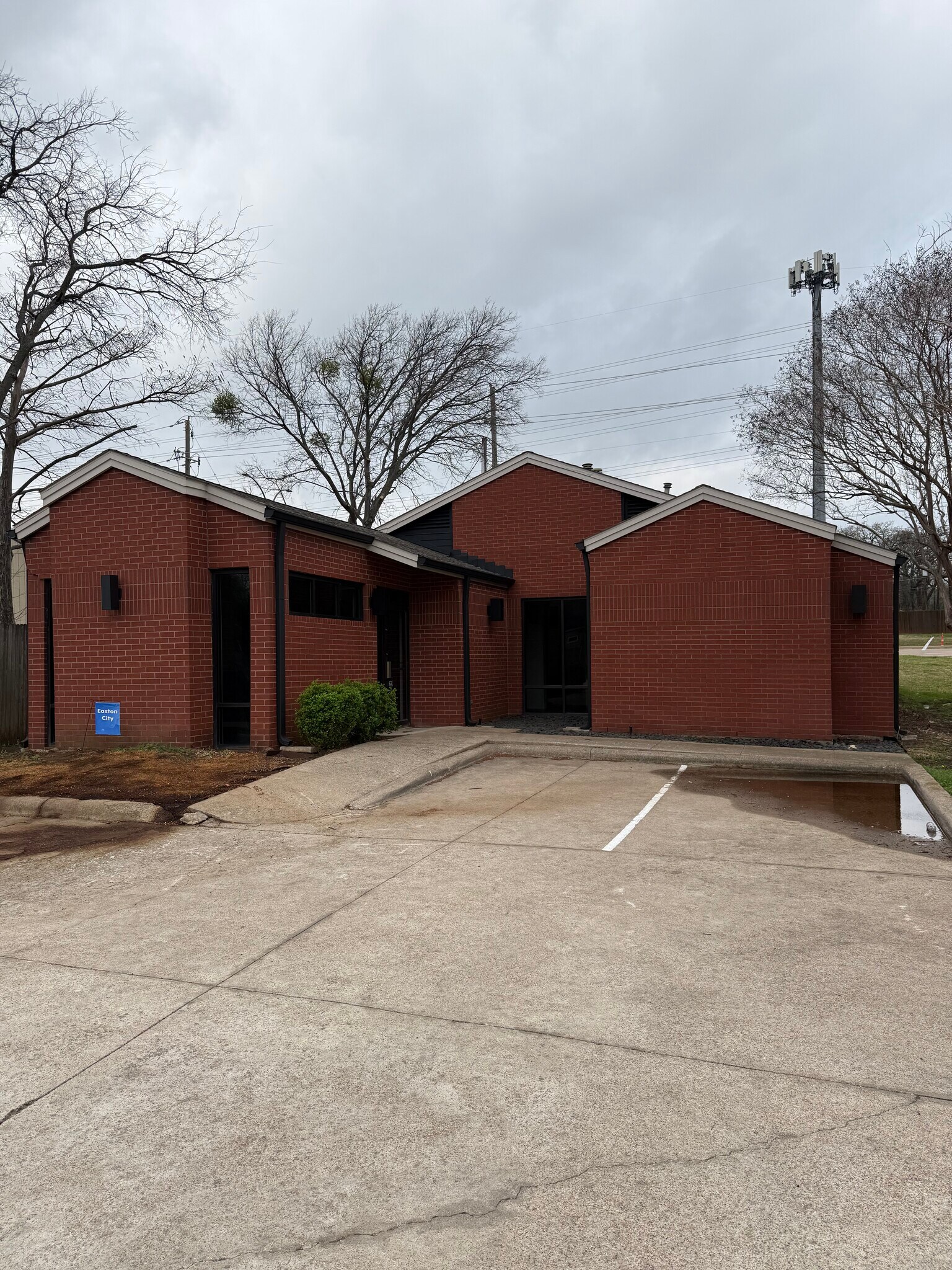 2401 W Green Oaks Blvd, Arlington, TX for Rent