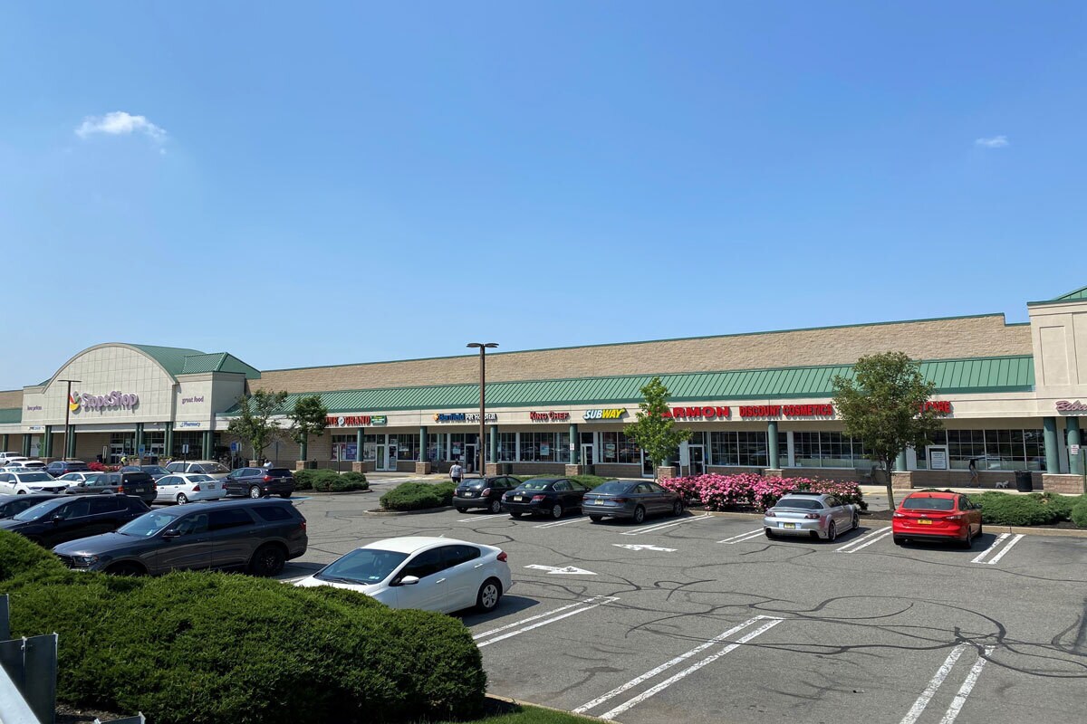 625-675 Paterson Ave, Carlstadt, NJ for Rent