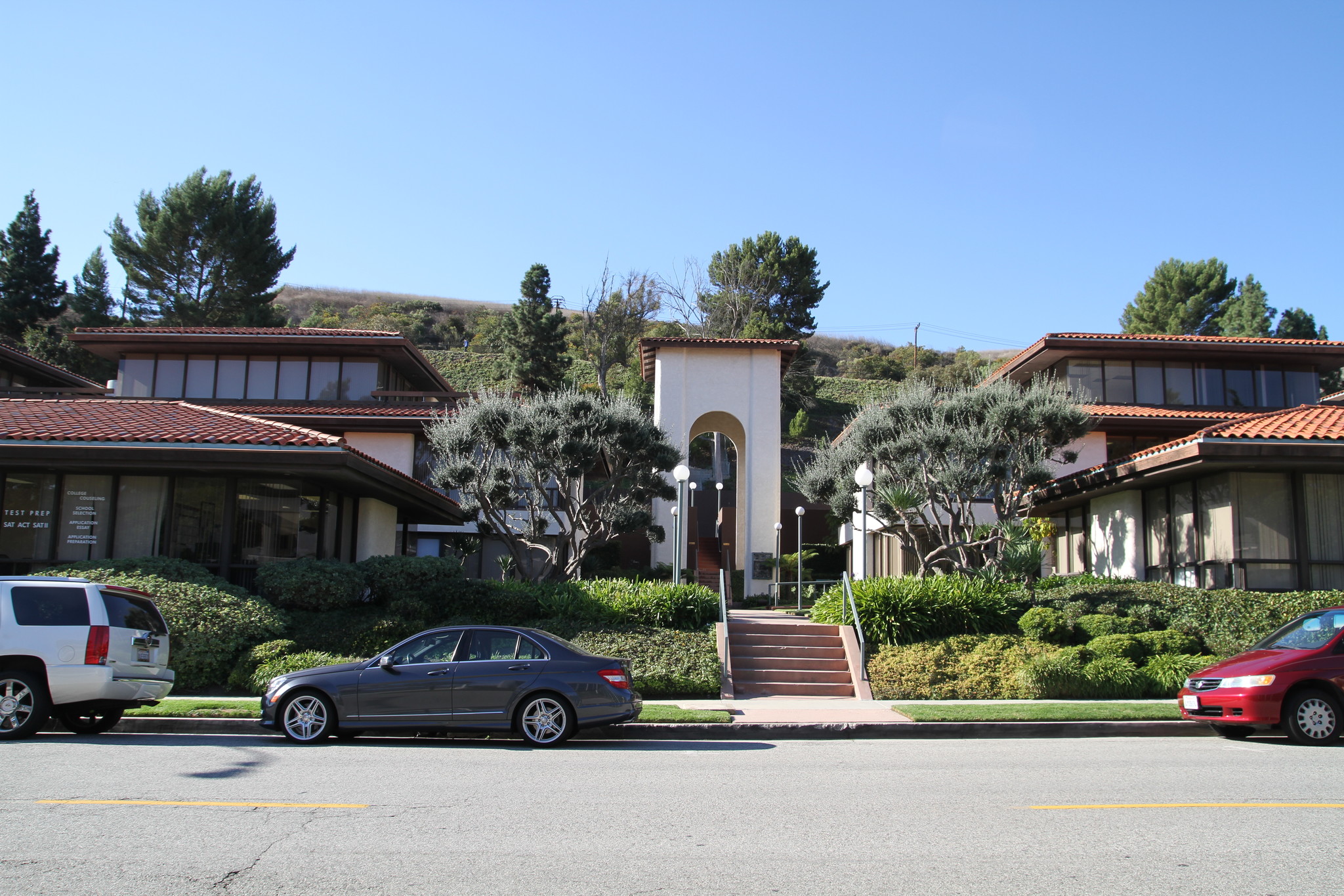 655 Deep Valley Dr, Rolling Hills Estates, CA for Rent