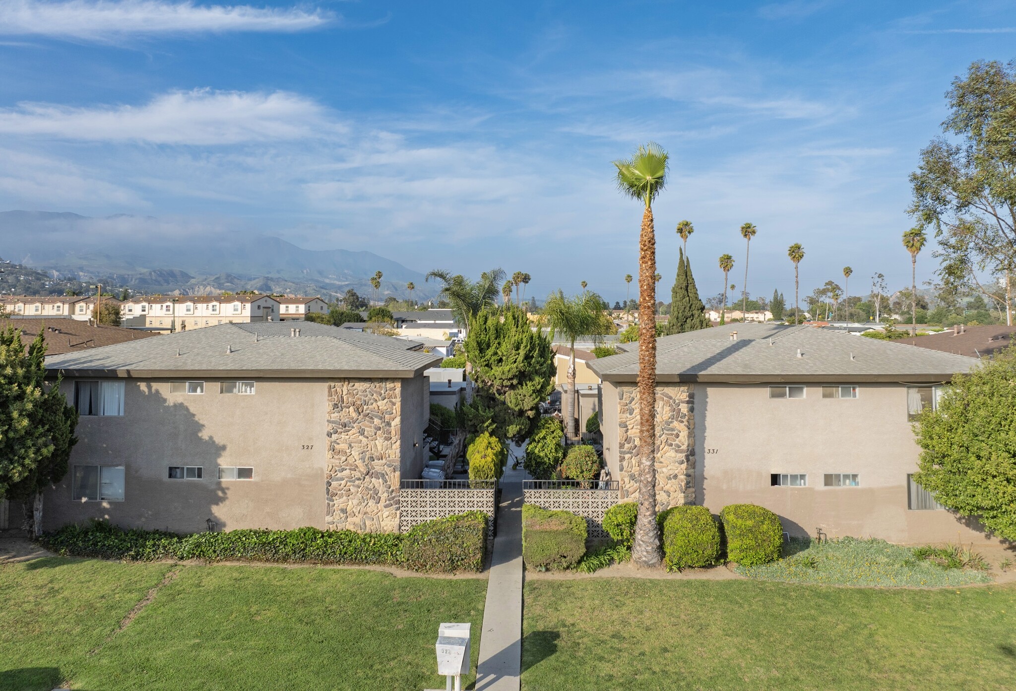 327-331 S Steckel Dr, Santa Paula, CA for Sale