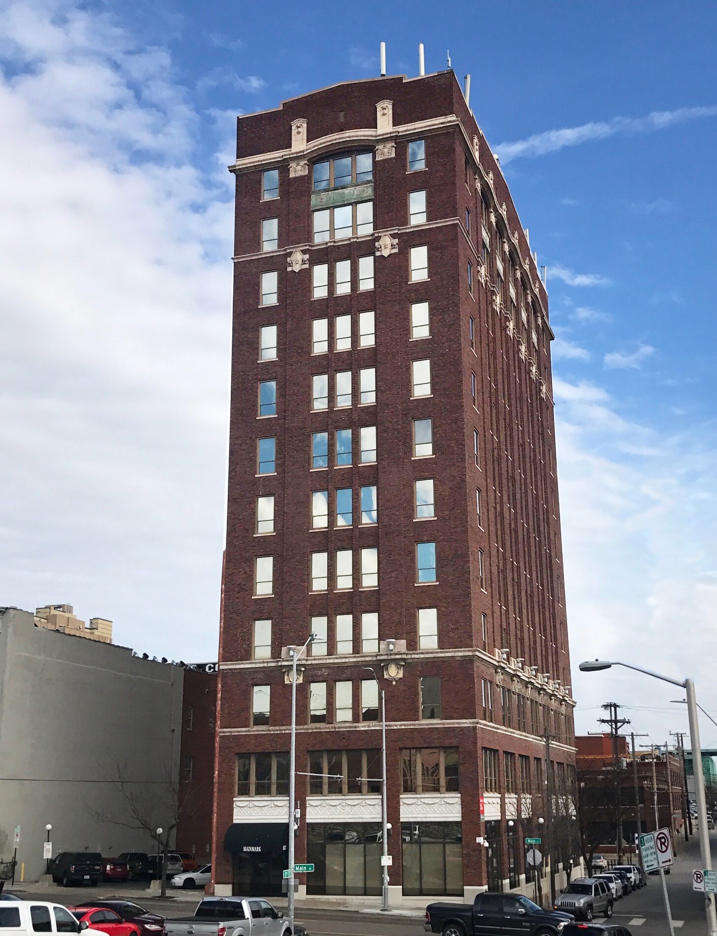 1627 Main St, Kansas City, MO for Rent
