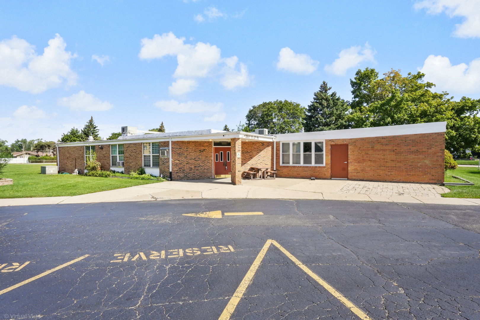 800 Beau Drive, Des Plaines, IL for Sale