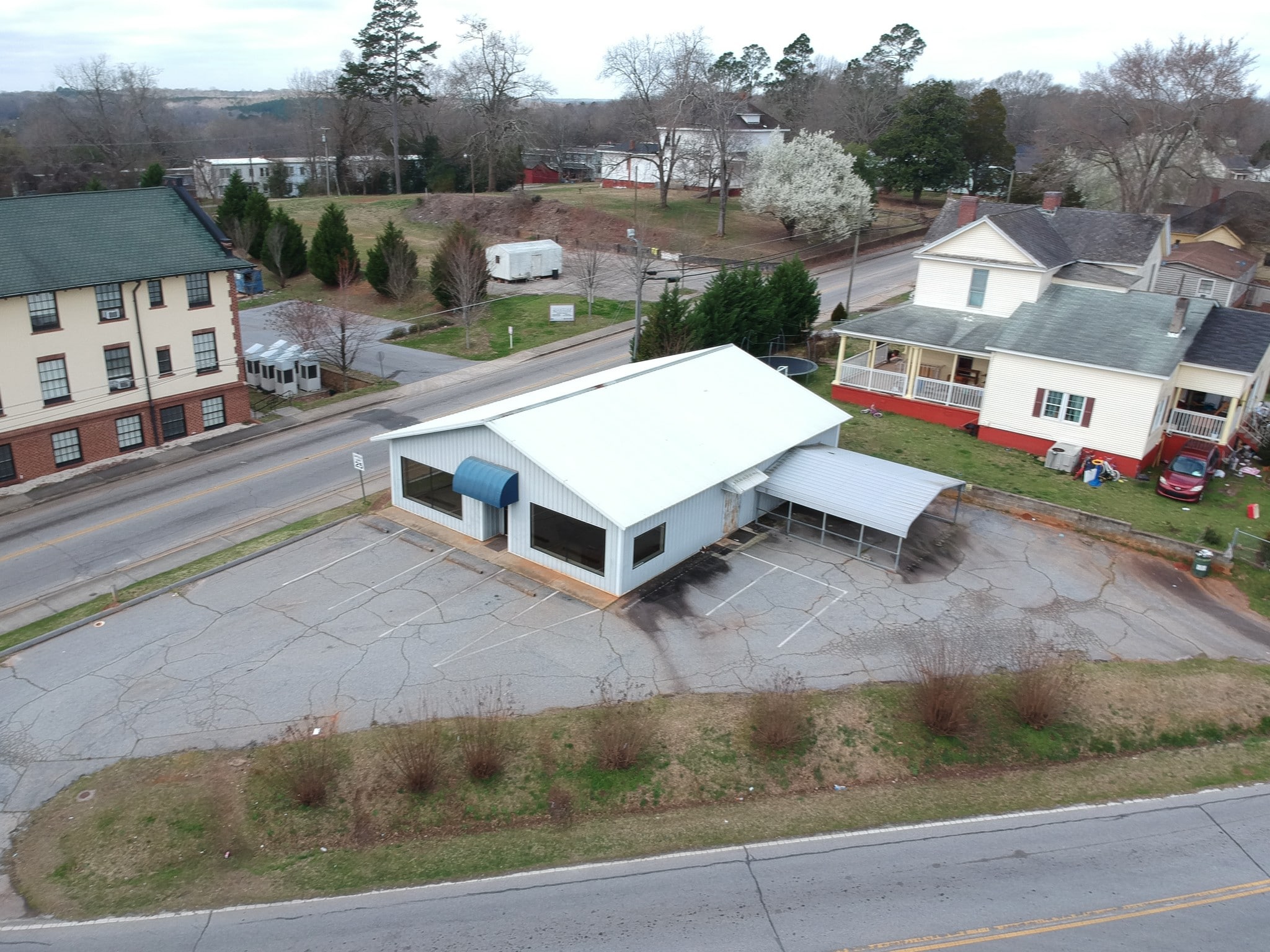 2 N Greenwood Ave, Ware Shoals, SC for Sale
