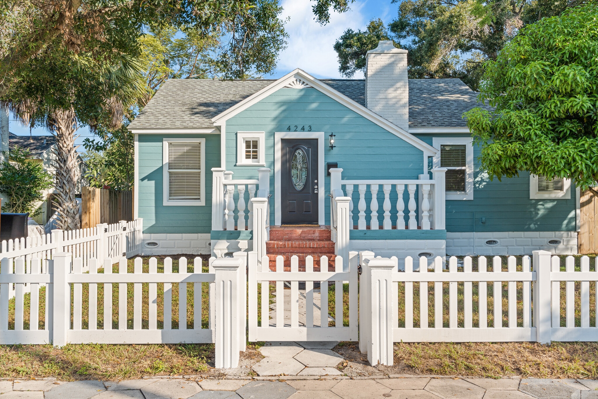 4243 1st Ave S, Saint Petersburg, FL for Sale