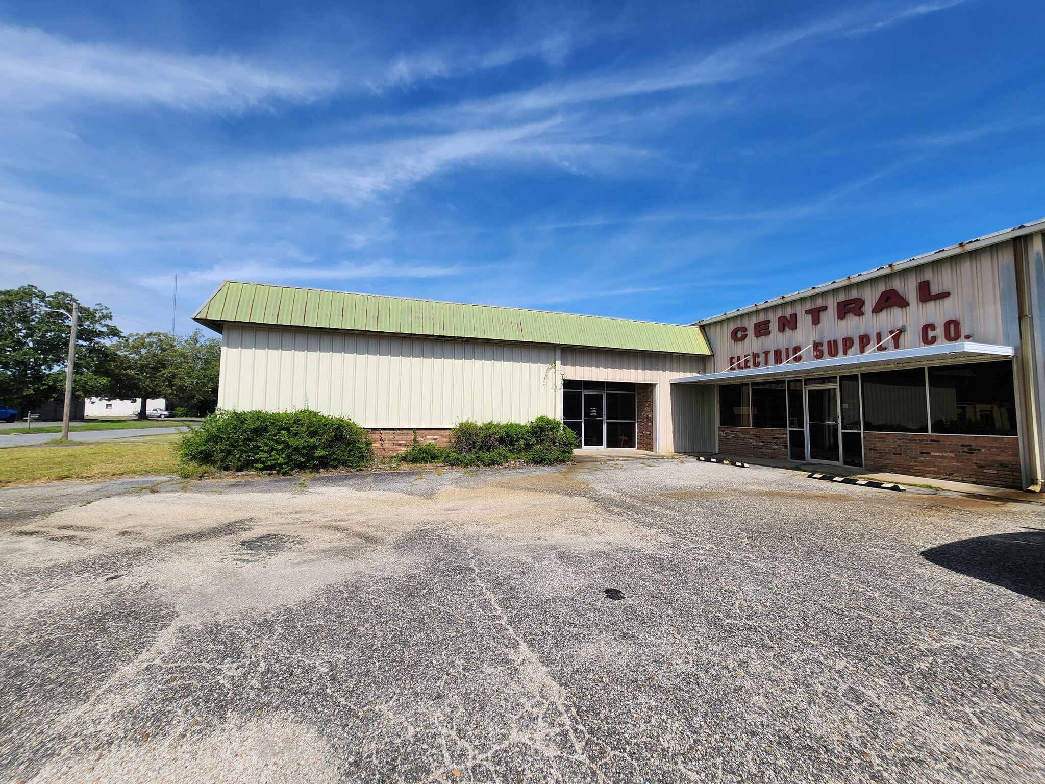 3001-3227 N Midland Dr, Pine Bluff, AR for Sale