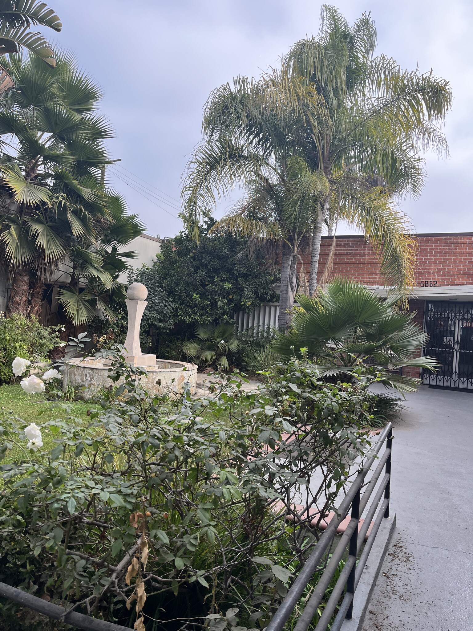5860-5862 Avalon Blvd, Los Angeles, CA for Rent
