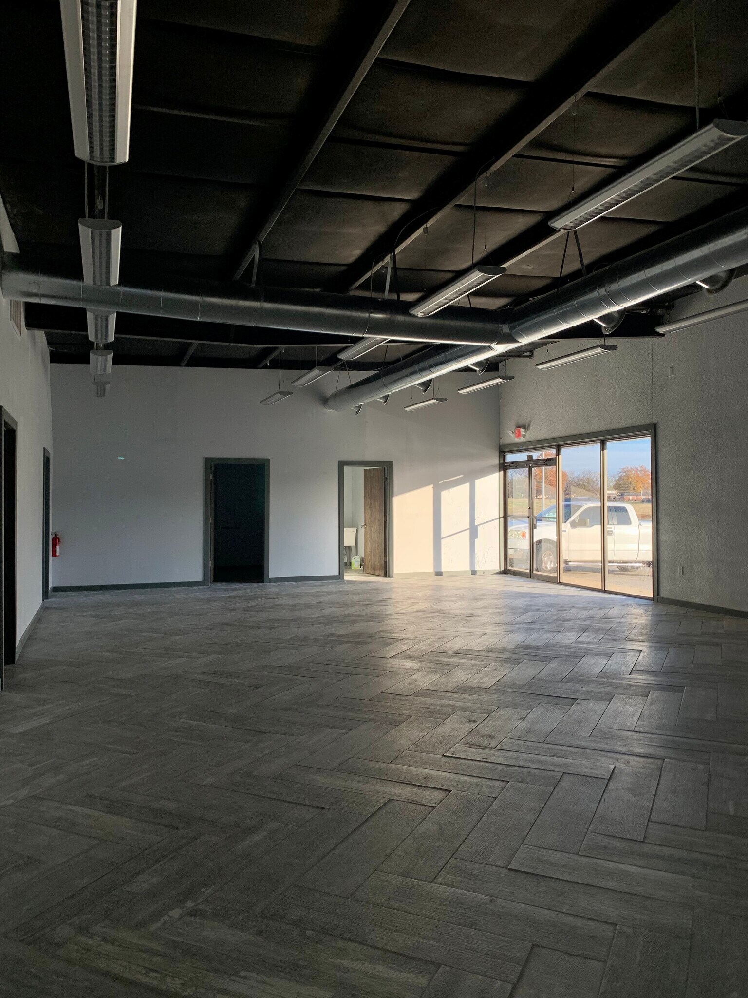 805 Avalon Ave Muscle Shoals, AL 35661 Retail Property for Lease on