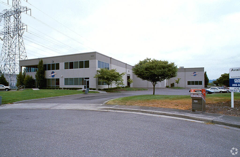 1221 29th St NW Auburn, WA 98001 Industrial Property for Lease on