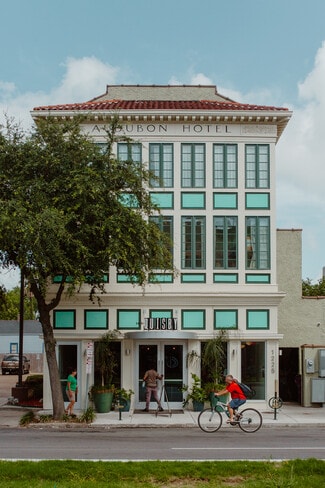 New Orleans, LA Hospitality - 1225 St. Charles ave